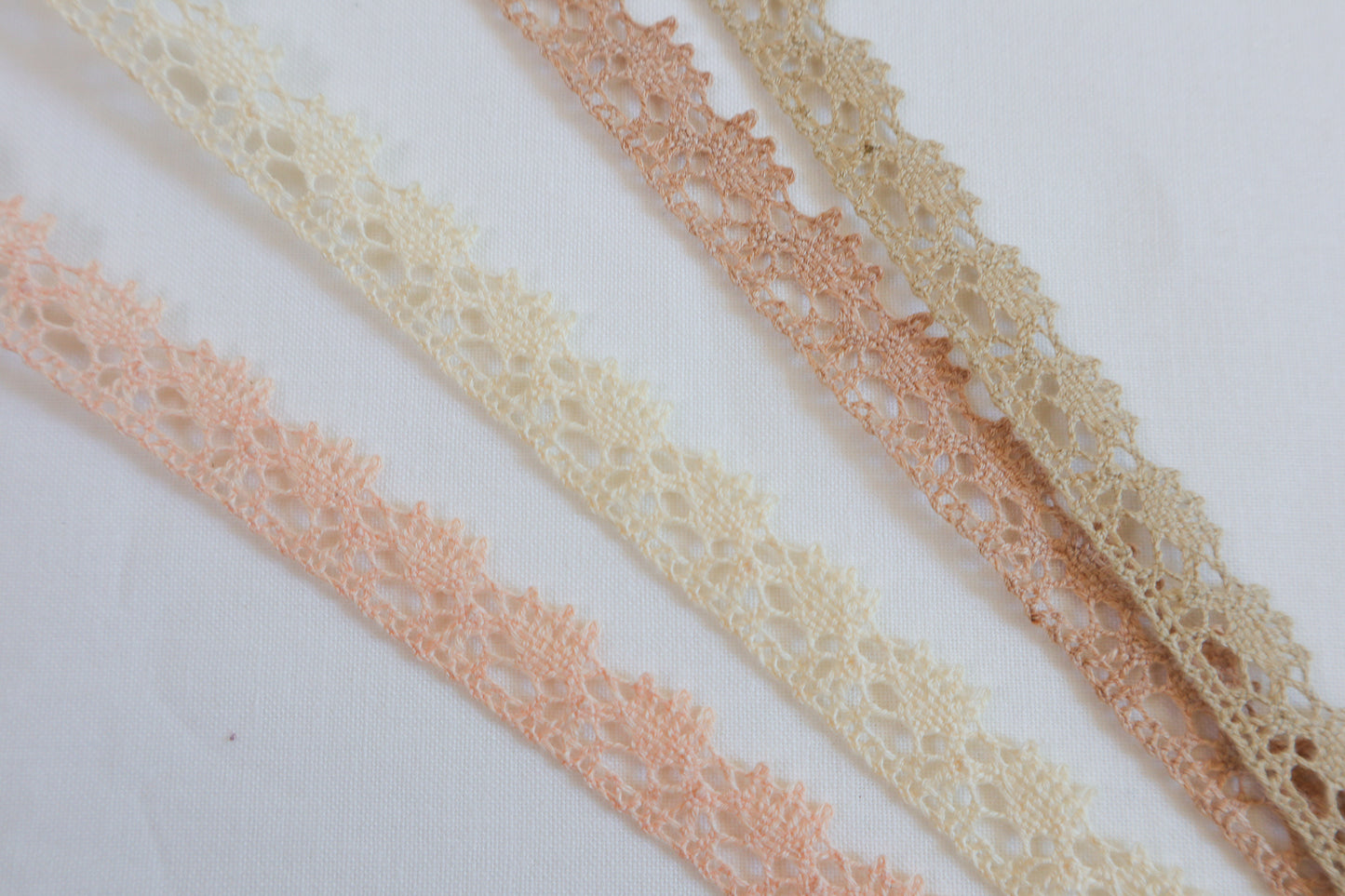 14mm Scalloped edge lace ribbon in 100% organic cotton